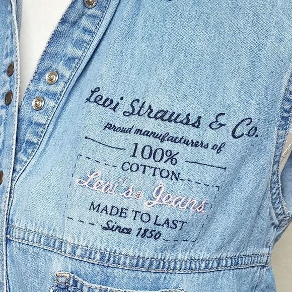 VINTAGE 96 Levi's Raw Cut Sleeveless Chambray Top - Picture 5 of 13